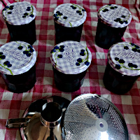 6 pots de confiture de mûres